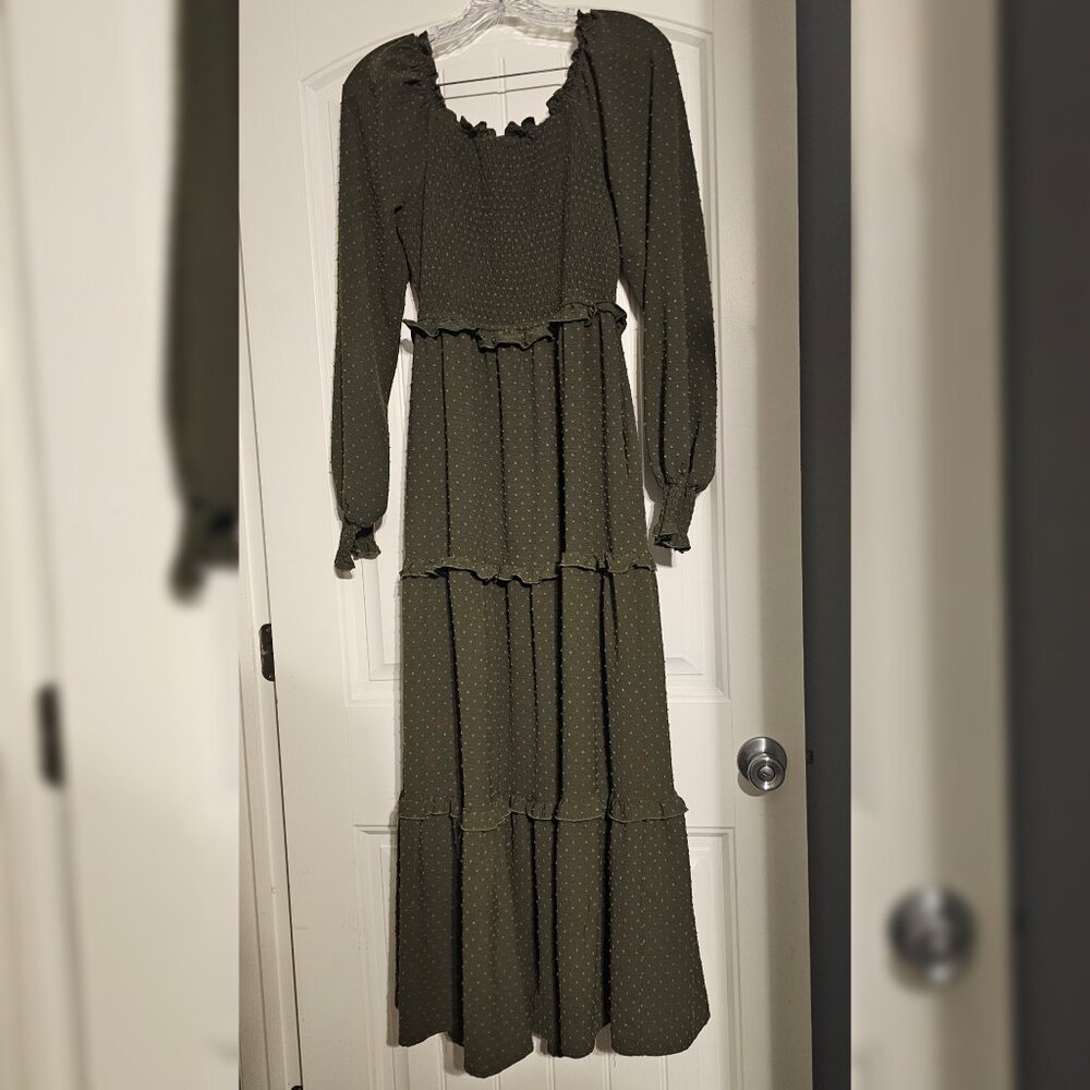 Pretty Garden Women's Smocked Maxi Dress with Pockets - Picture 2 of 3